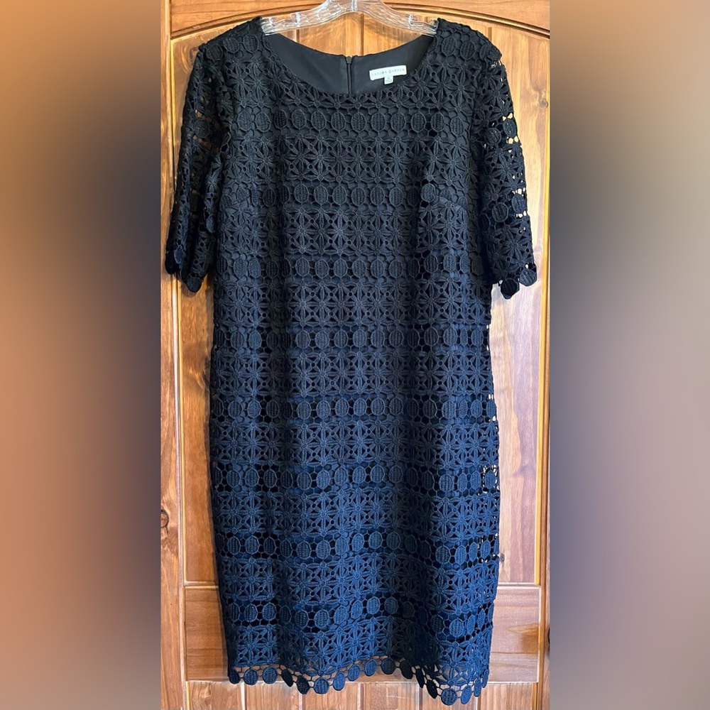 Sandra Darren Size 14 black lace dress. Fully lined.